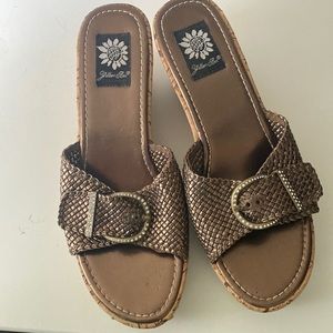 Yellow Box Dabble Bronze Metallic Sandals 10